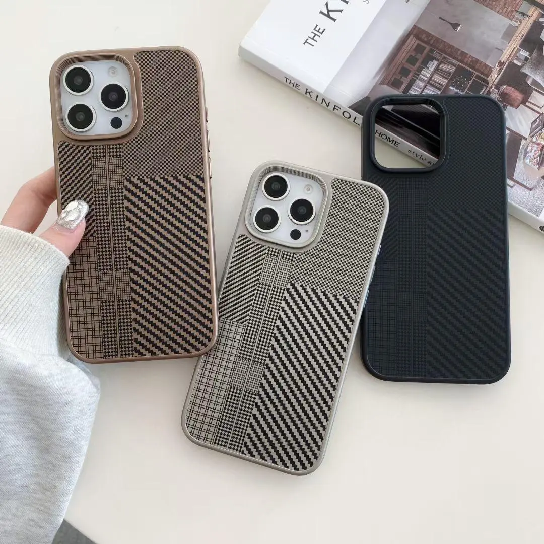 iPhone 16 Pro Uyumlu Geometrik Desenli Koruma Kılıfı