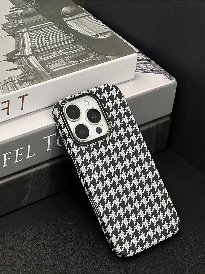 İPHONE 16 PRO MAX UYUMLU KAZAYAĞI DESENLİ KILIF