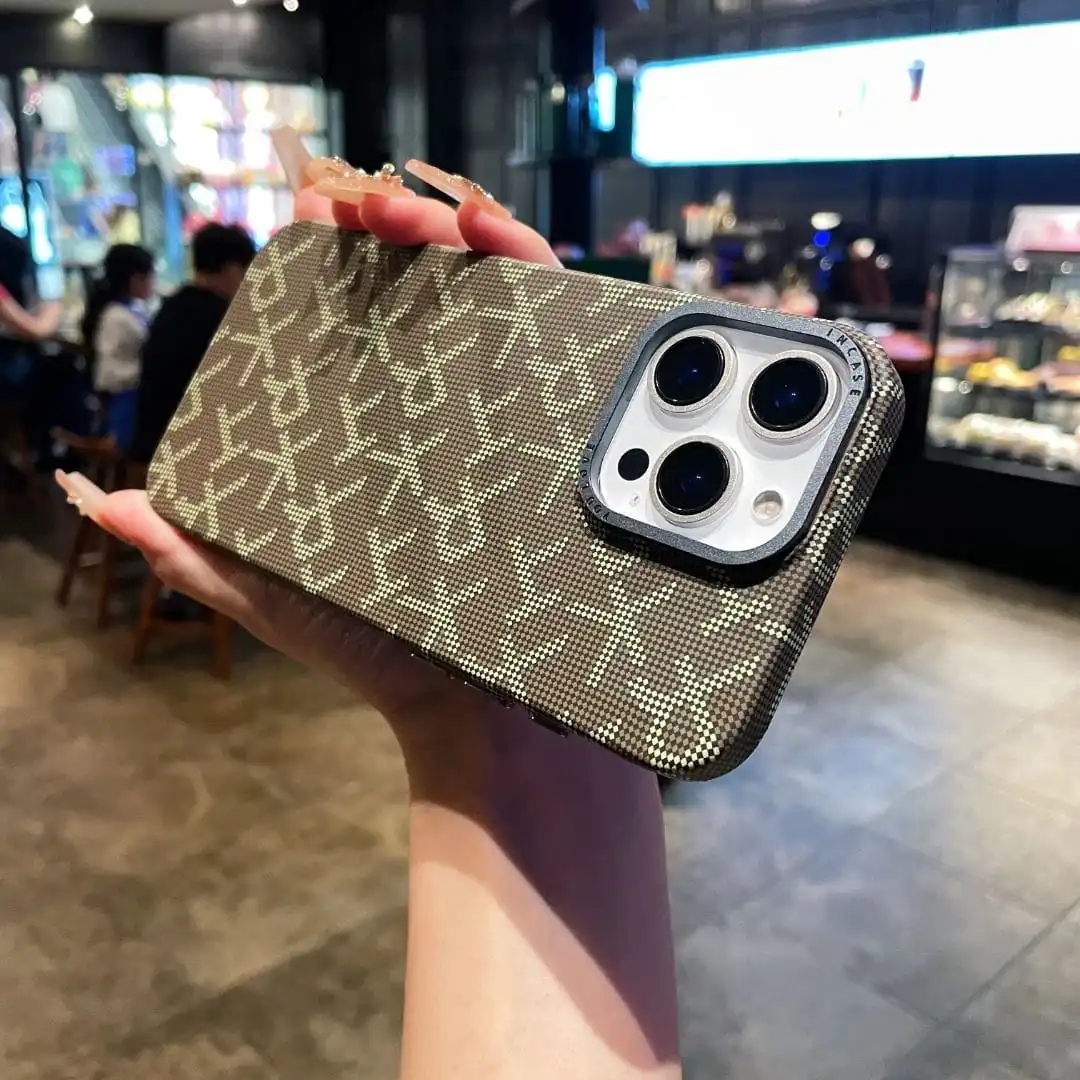 iPhone 16 Pro Üstün Koruma ve Şıklık Bir Arada