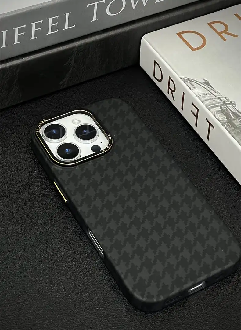 İPHONE 15 PRO MAX UYUMLU KAZAYAĞI DESENLİ KILIF