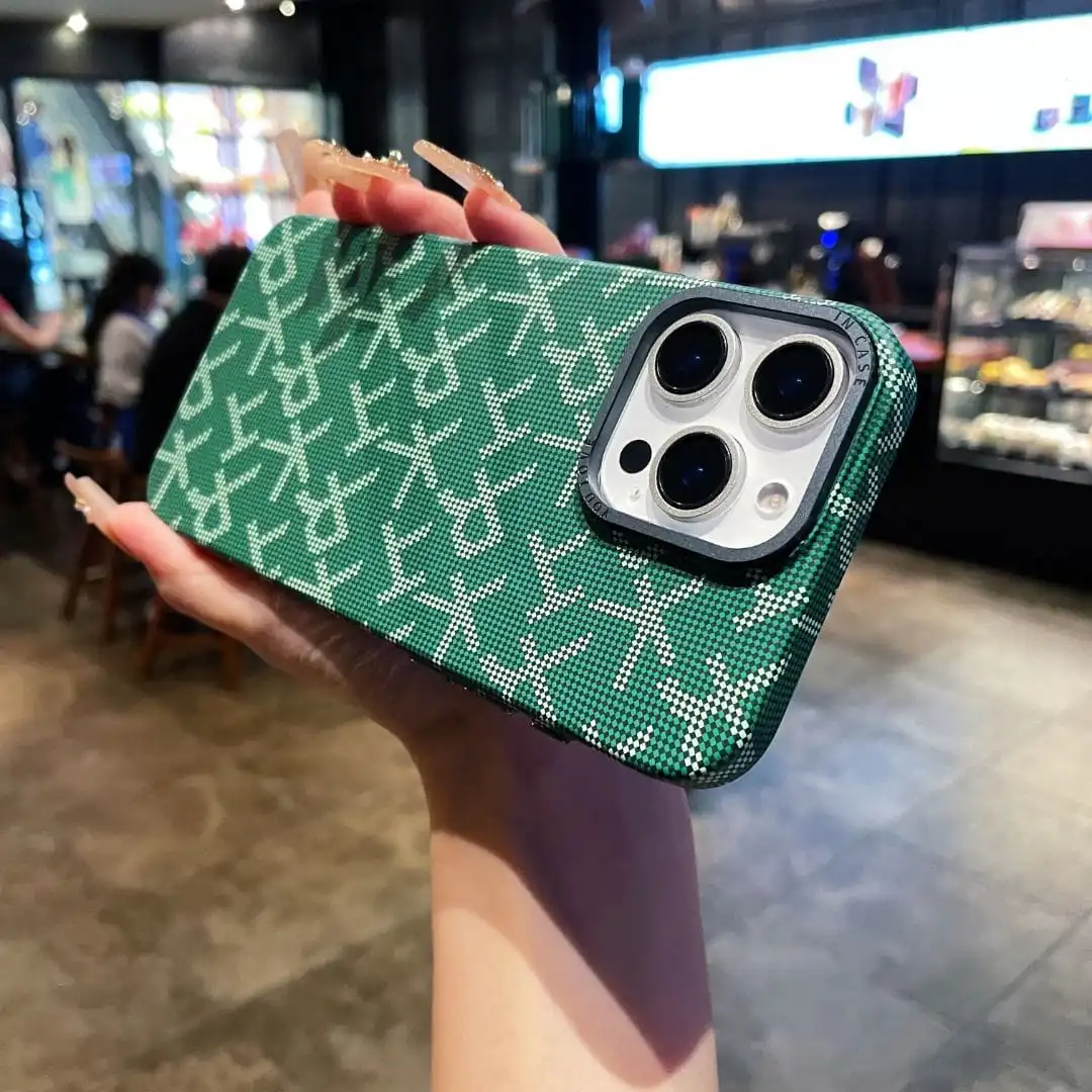 iPhone 15 Pro Max Üstün Koruma ve Şıklık Bir Arada